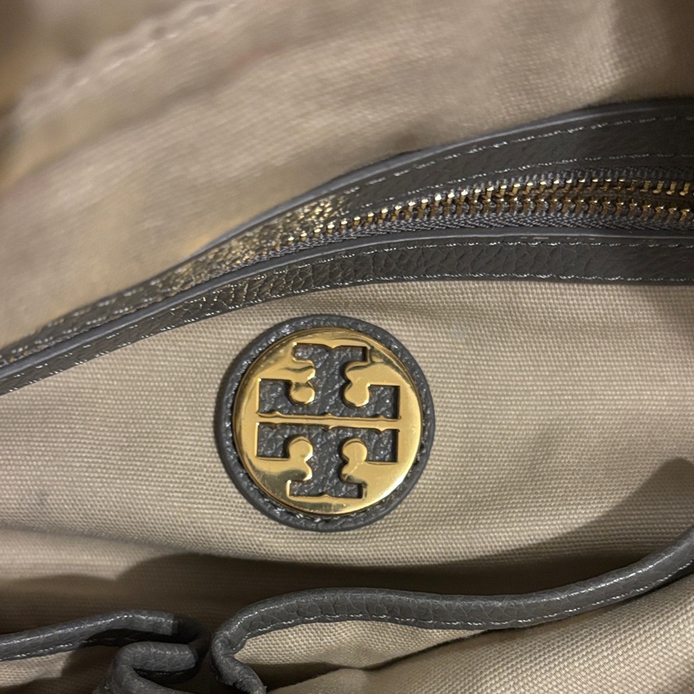 Tory Burch Jaden Horsebit Pebbled Leather Purse - Picture 2 of 16